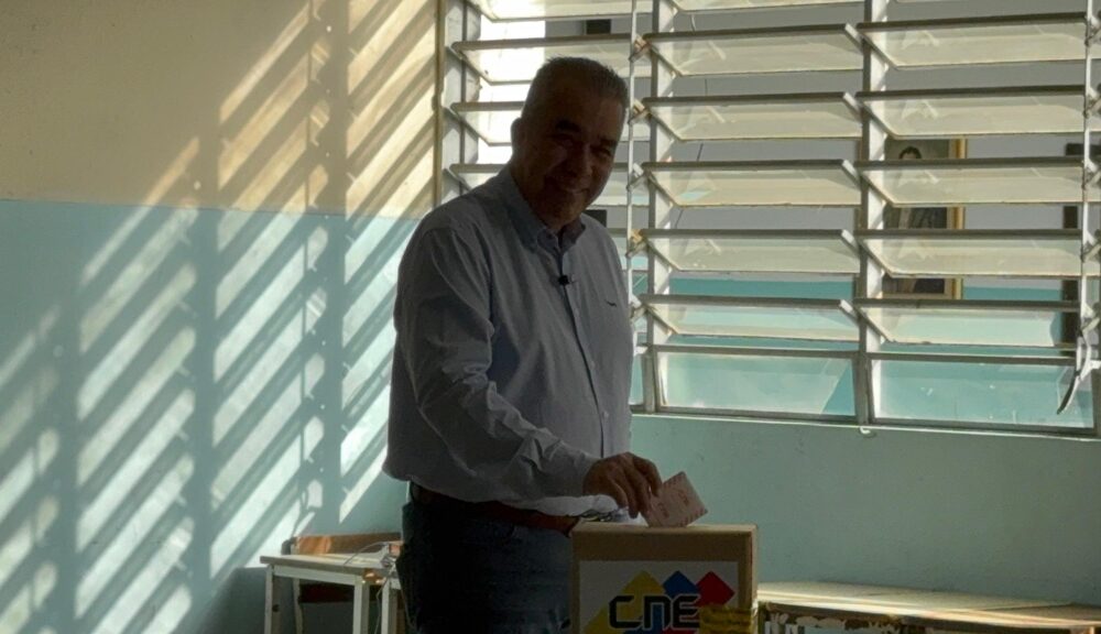 Luis Eduardo Martínez voto