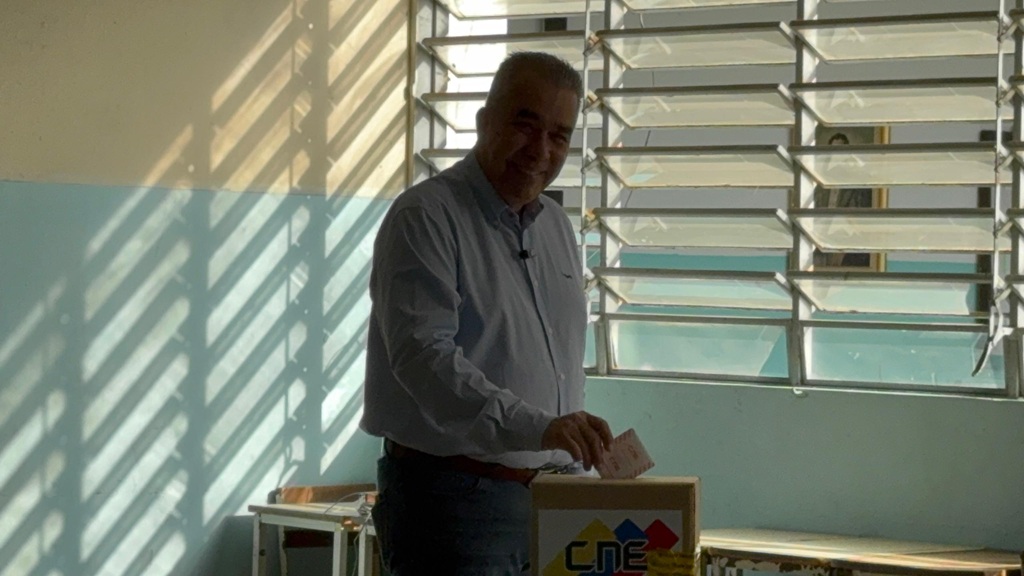 Luis Eduardo Martínez voto
