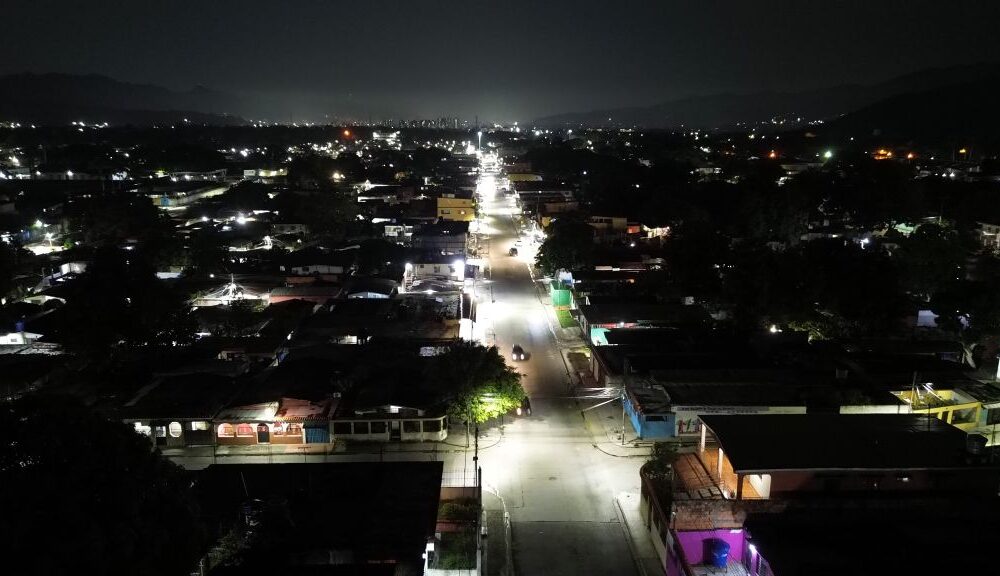 Más de 300 luminarias en Vivienda Rural de Bárbula - Agencia Carabobeña de Noticias