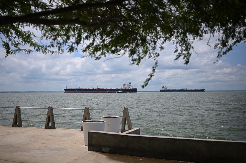 Tanqueros hacen fila en Lago de Maracaibo - Agencia Carabobeña de Noticias
