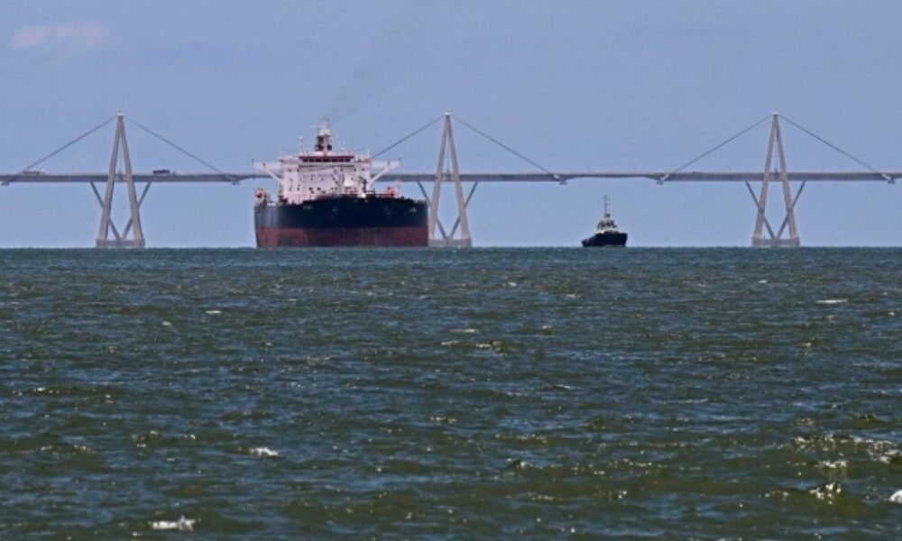 Tanqueros hacen fila en Lago de Maracaibo - Agencia Carabobeña de Noticias