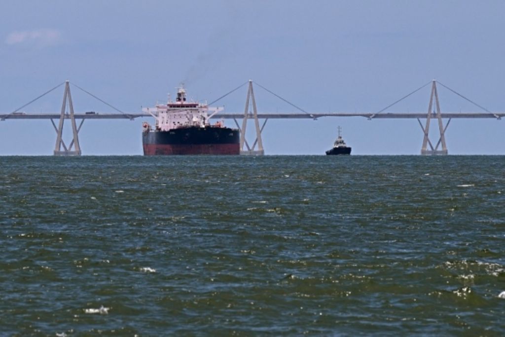 Tanqueros hacen fila en Lago de Maracaibo - Agencia Carabobeña de Noticias