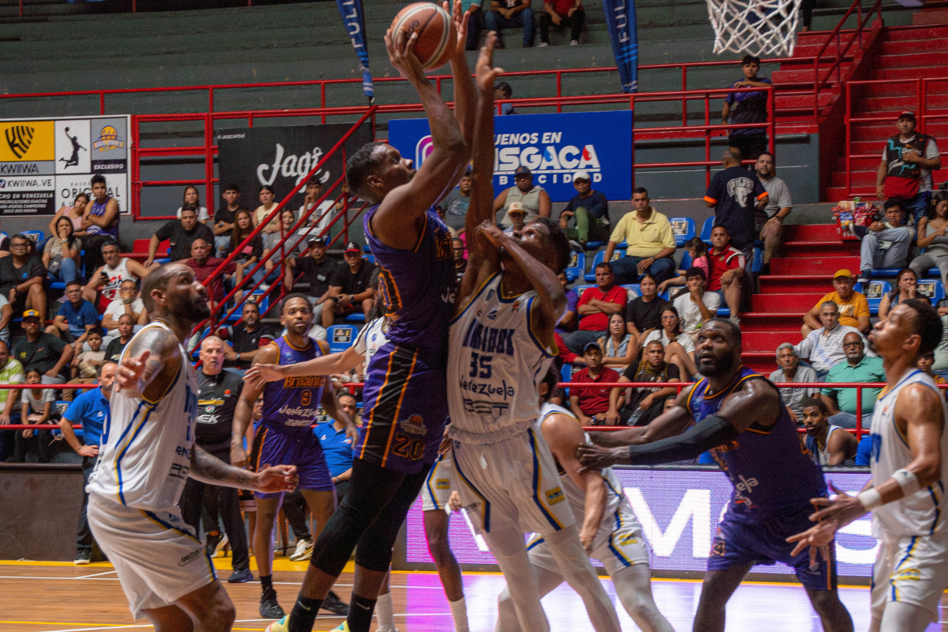 Trotamundos perdió ante Spartans - Agencia Carabobeña de Noticias