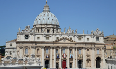 Cardenales que elegirán al nuevo papa ya están en Roma