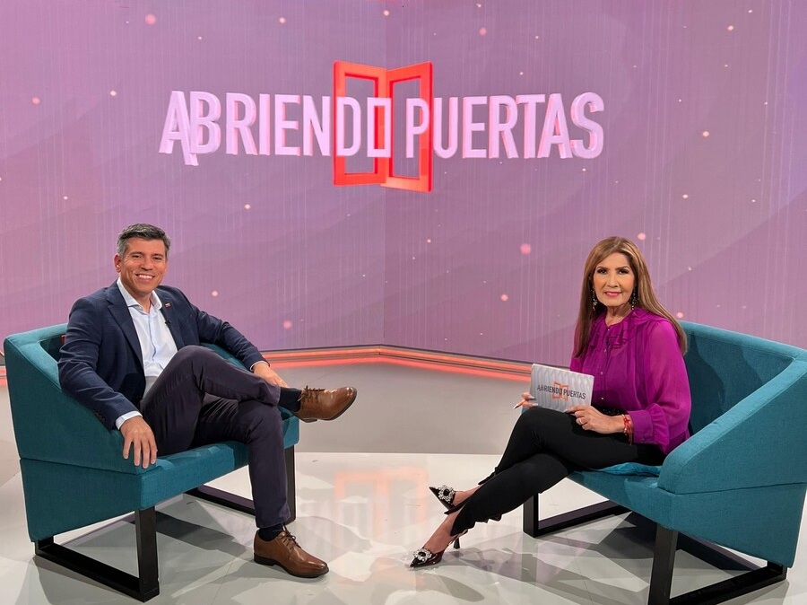 candidatos David Uzcátegui y Requesens