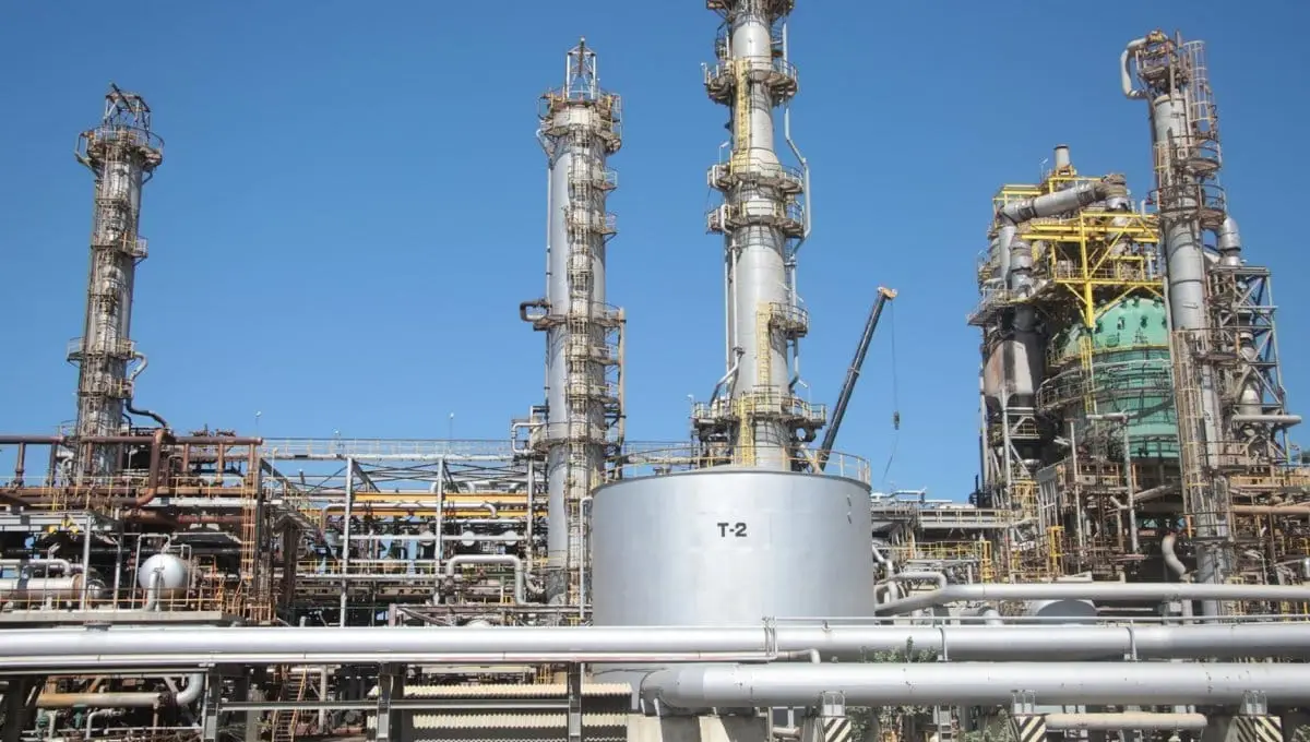 Refinería Cardón reactivó unidad para producir combustible tras un año paralizada
