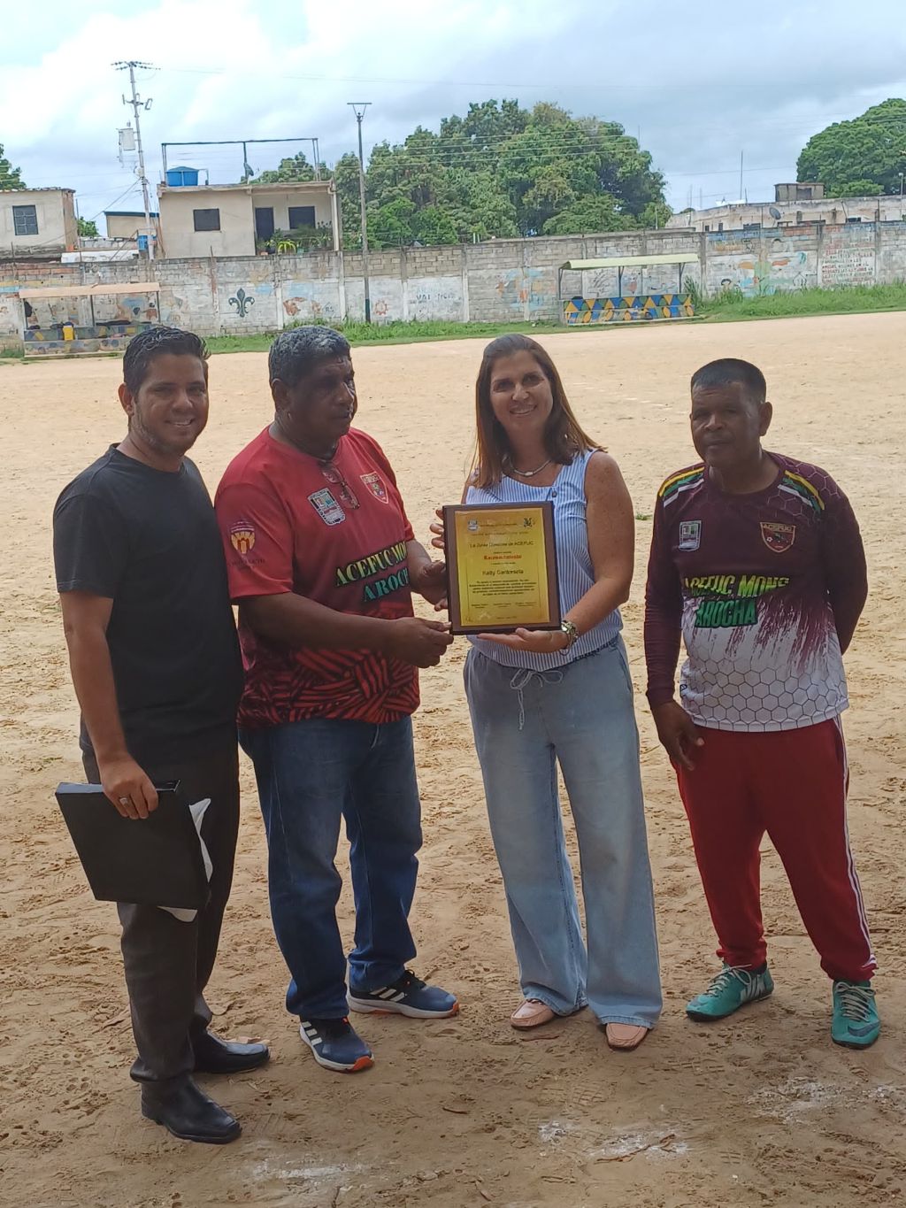 Acefuc homenajeó a Katty Santorsola - Agencia Carabobeña de Noticias