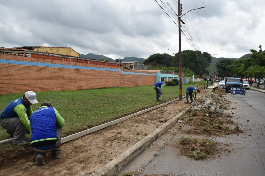 Avanzan trabajos de rehabilitación de la avenida - Agencia Carabobeña de Noticias