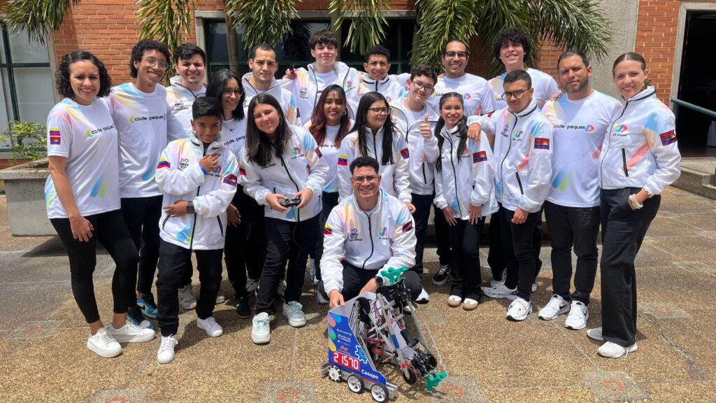 Casupo robot de Codepeques - Agencia Carabobeña de Noticias