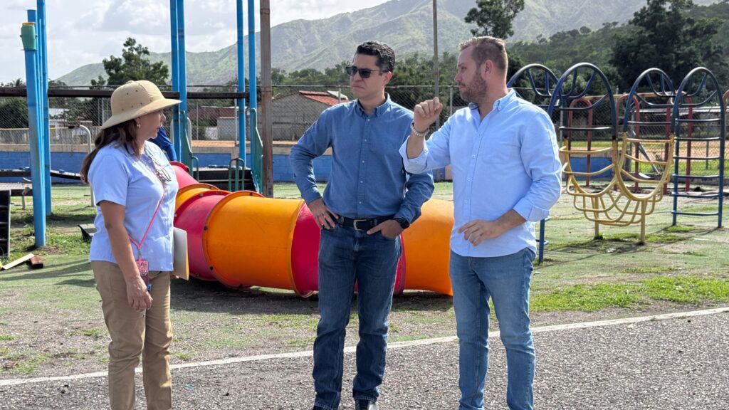Supervisan rehabilitación de parques - Agencia Carabobeña de Noticias