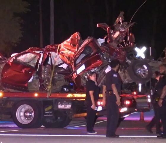 un tren de la línea South Shore colisionó con un vehículo en la intersección de US 12 y 7th Street, cobrándose la vida de al menos cinco personas.  -Agencia Carabobeña de Noticias – ACN – Internacionales