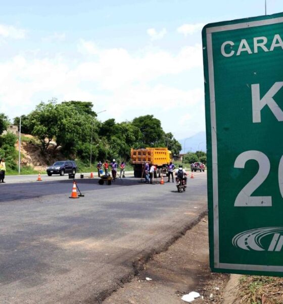 Trabajos de rehabilitación vial en la Autopista - Agencia Carabobeña de Noticias