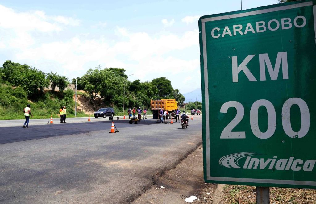 Trabajos de rehabilitación vial en la Autopista - Agencia Carabobeña de Noticias