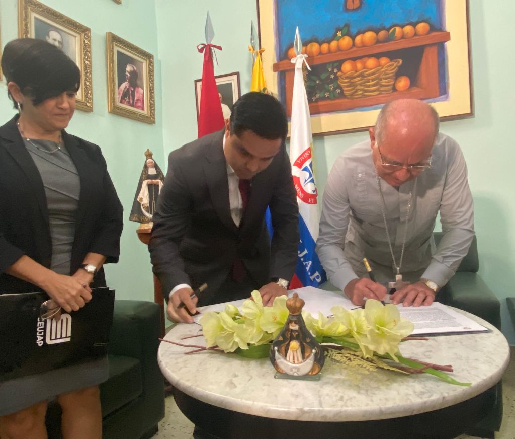 UJAP y Arquidiócesis de Valencia suscribieron convenio - Agencia Carabobeña de Noticias