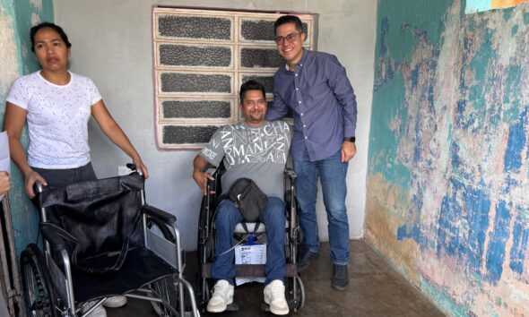 Alcalde León Jurado entregó equipos médicos - Agencia Carabobeña de Noticias