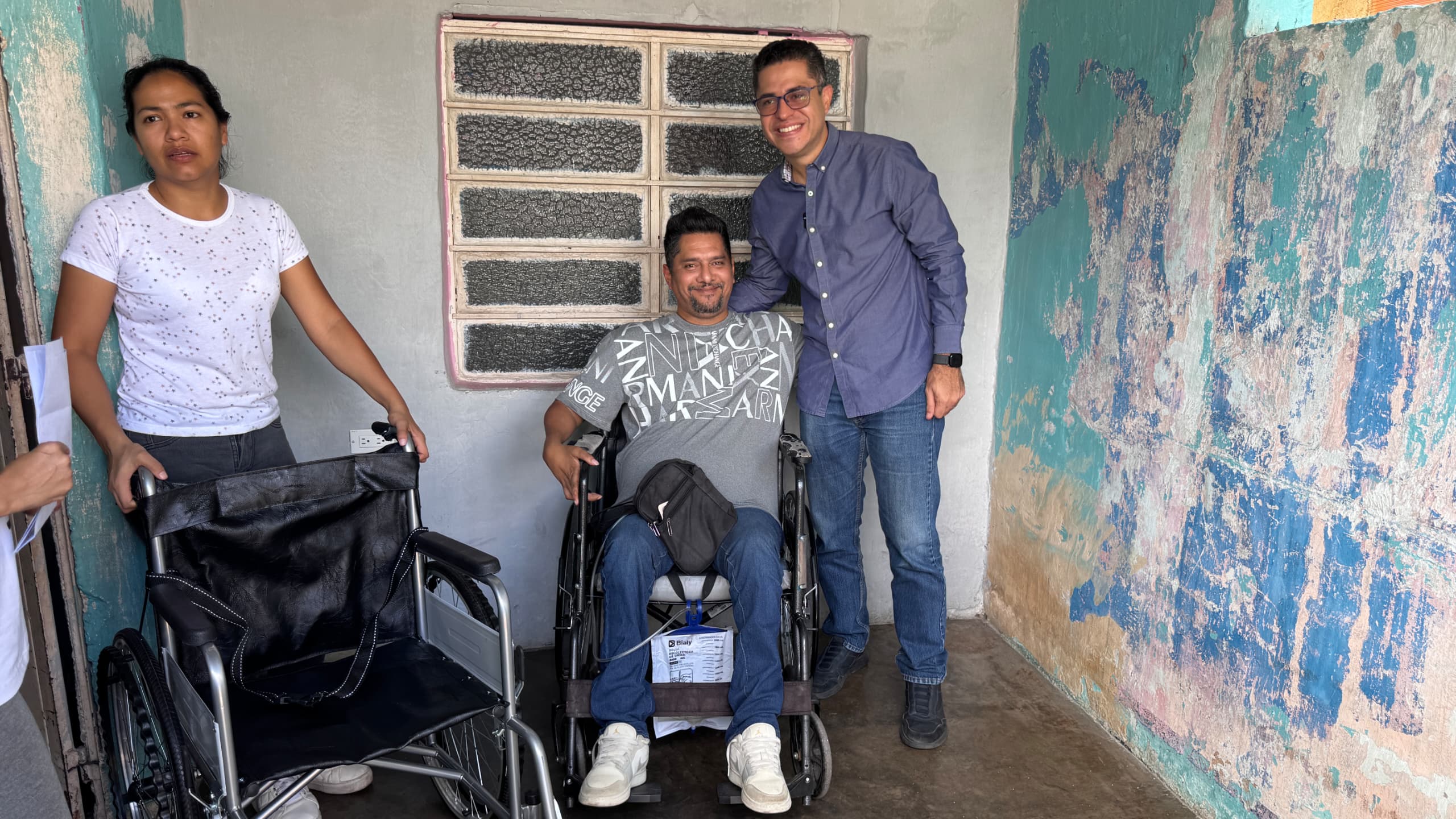 Alcalde León Jurado entregó equipos médicos - Agencia Carabobeña de Noticias
