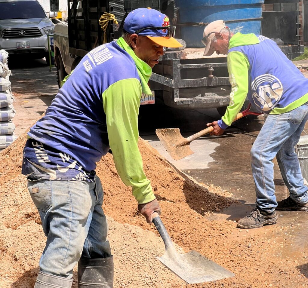 Alcaldía de San Diego rapara aceras y brocales - Agencia Carabobeña de Noticias