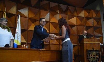Alcaldía de San Diego y la UJAP entregaron certificados - Agencia Carabobeña de Noticias