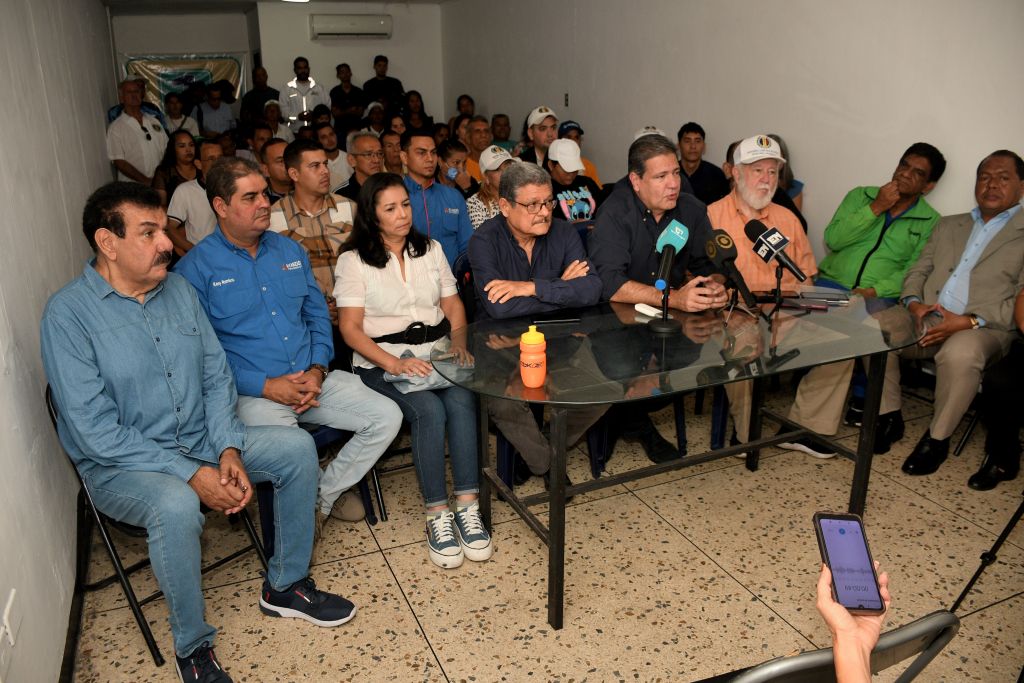 Armando Amengual oficializó su candidatura - Agencia Carabobeña de Noticias