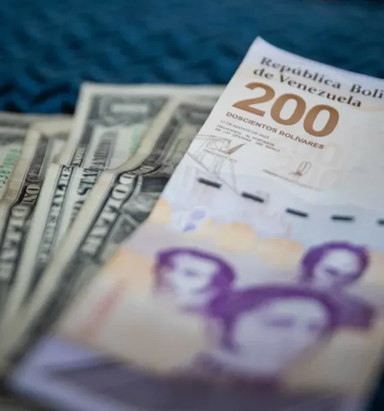 Bolívar cae 52% frente al dólar - Agencia Carabobeña de Noticias