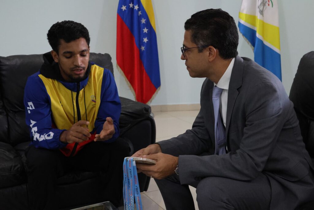 Condecorado Reinner Arango - Agencia Carabobeña de Noticias