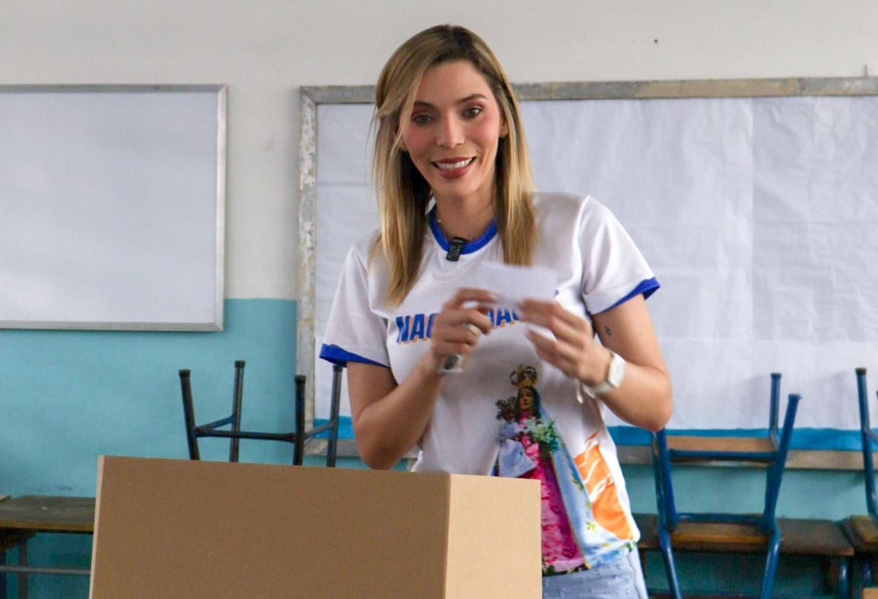 Elizabeth Niño ejerció su derecho al voto - Agencia Carabobeña de Noticias