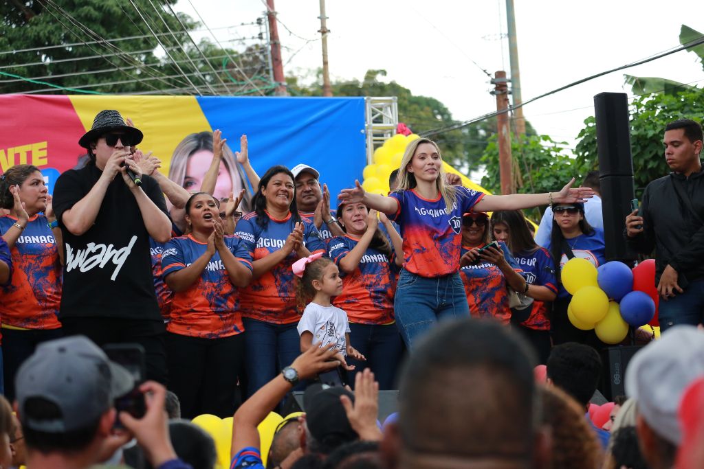 Elizabeth Niño inició campaña - Agencia Carabobeña de Noticias