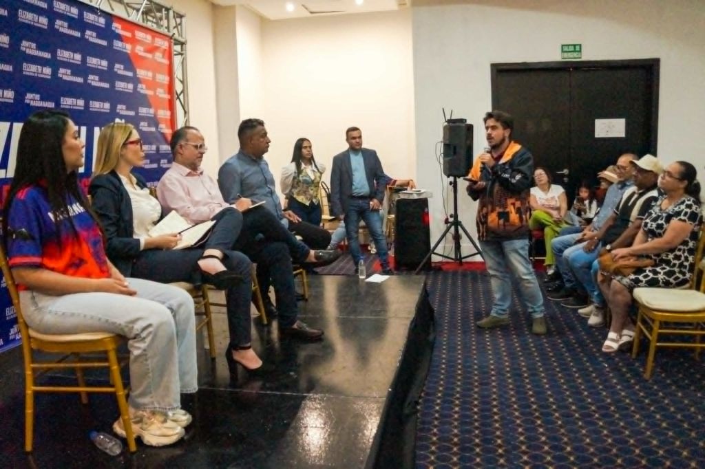 Elizabeth Niño lideró encuentro con condominios - Agencia Carabobeña de Noticias