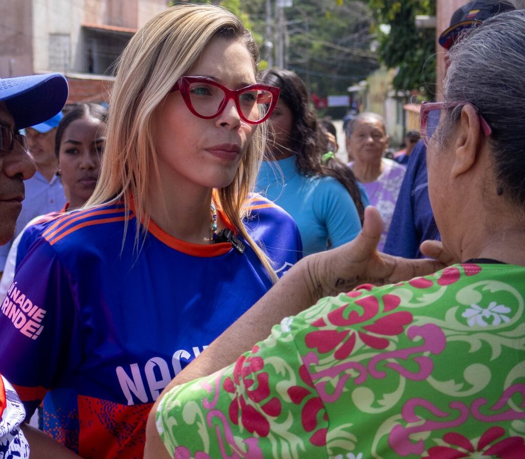 Elizabeth Niño recorre de Naguanagua - Agencia Carabobeña de Noticias