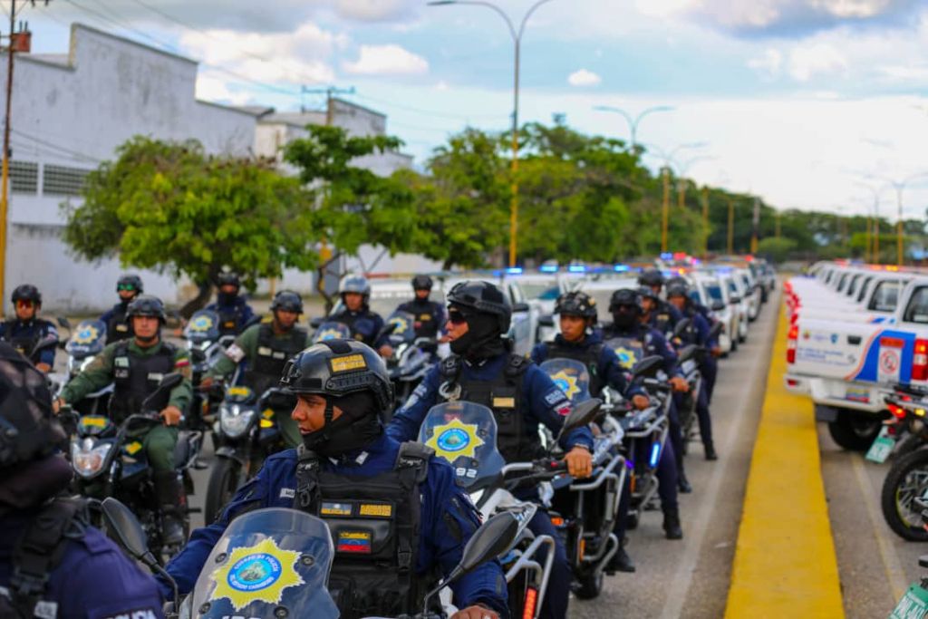 Entrega de dotación policial en Carabobo - Agencia Carabobeña de Noticias