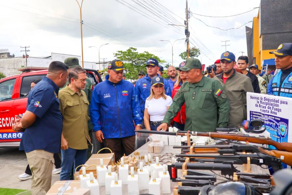 Entrega de dotación policial en Carabobo - Agencia Carabobeña de Noticias