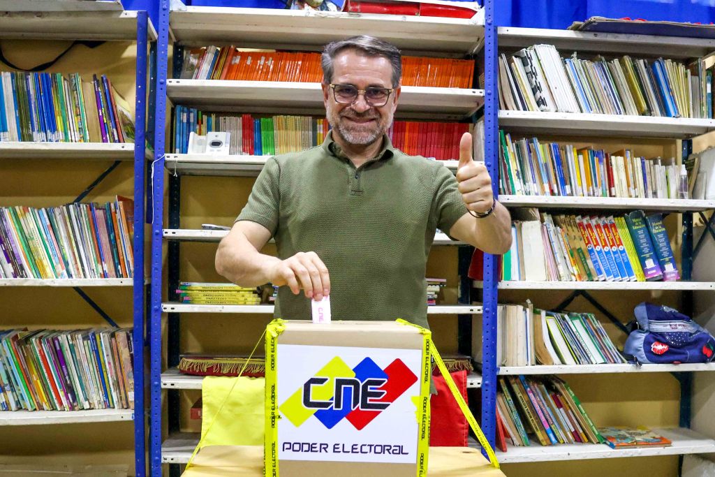 Lacava ejerció su derecho al voto - Agencia Carabobeña de Noticias