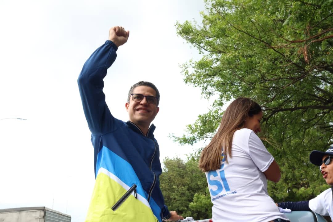 León Jurado encabezó caravana - Agencia Carabobeña de Noticias