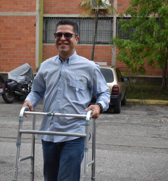 León Jurado entrega ayudas técnicas - Agencia Carabobeña de Noticias