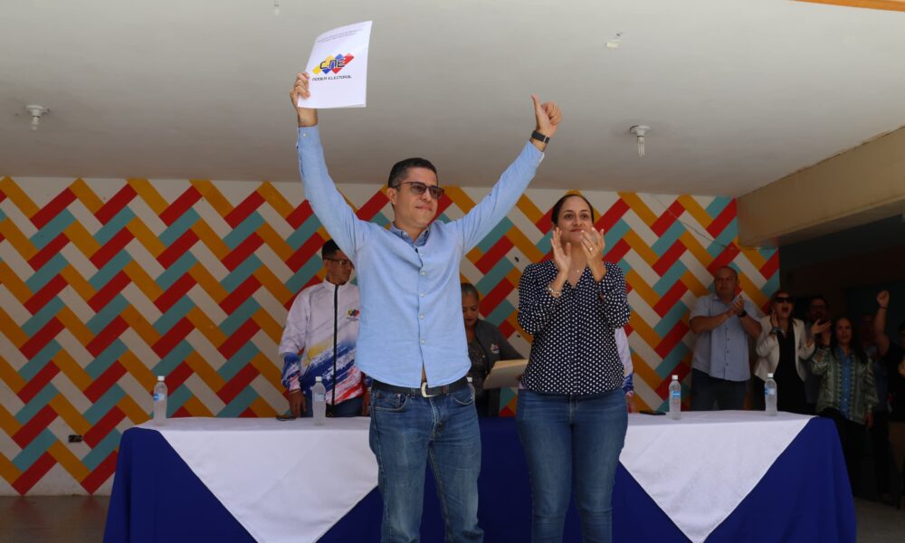 León Jurado proclamado alcalde reelecto - Agencia Carabobeña de Noticias