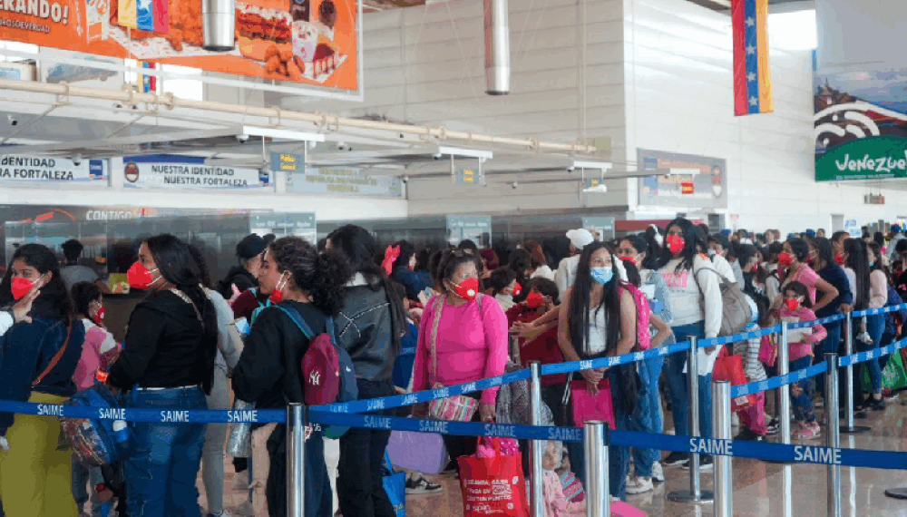 Llegan de México 319 venezolanos - Agencia Carabobeña de Noticias