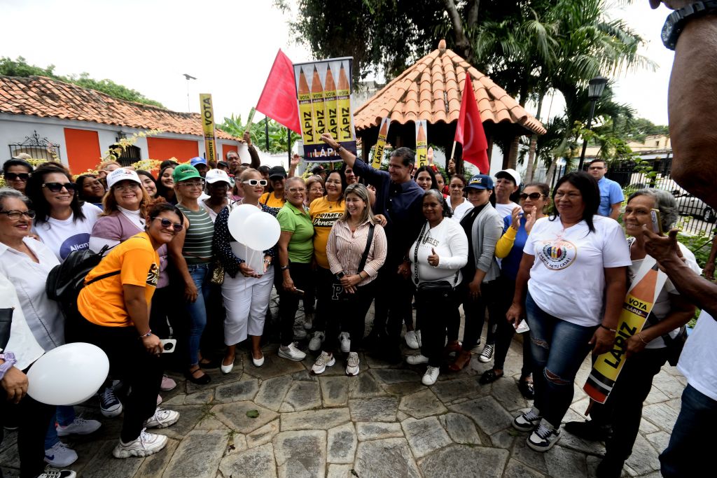 Mujeres respalda a Armando Amengual - Agencia Carabobeña de Noticias