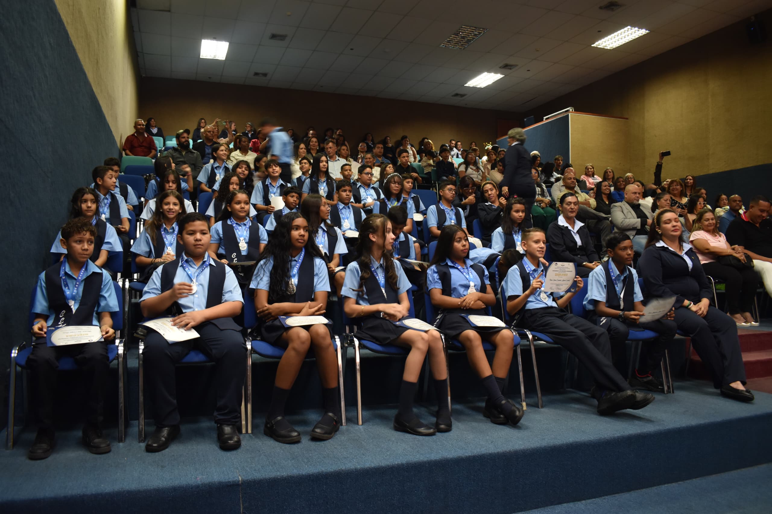 Promovidos más de 600 estudiantes - Agencia Carabobeña de Noticias