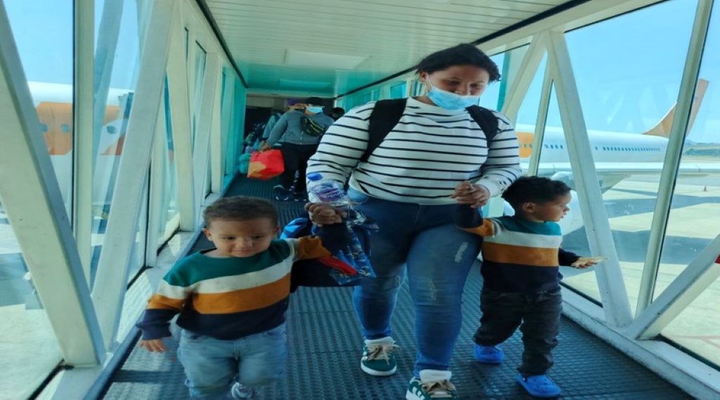 Regresan 324 venezolanos - Agencia Carabobeña de Noticias