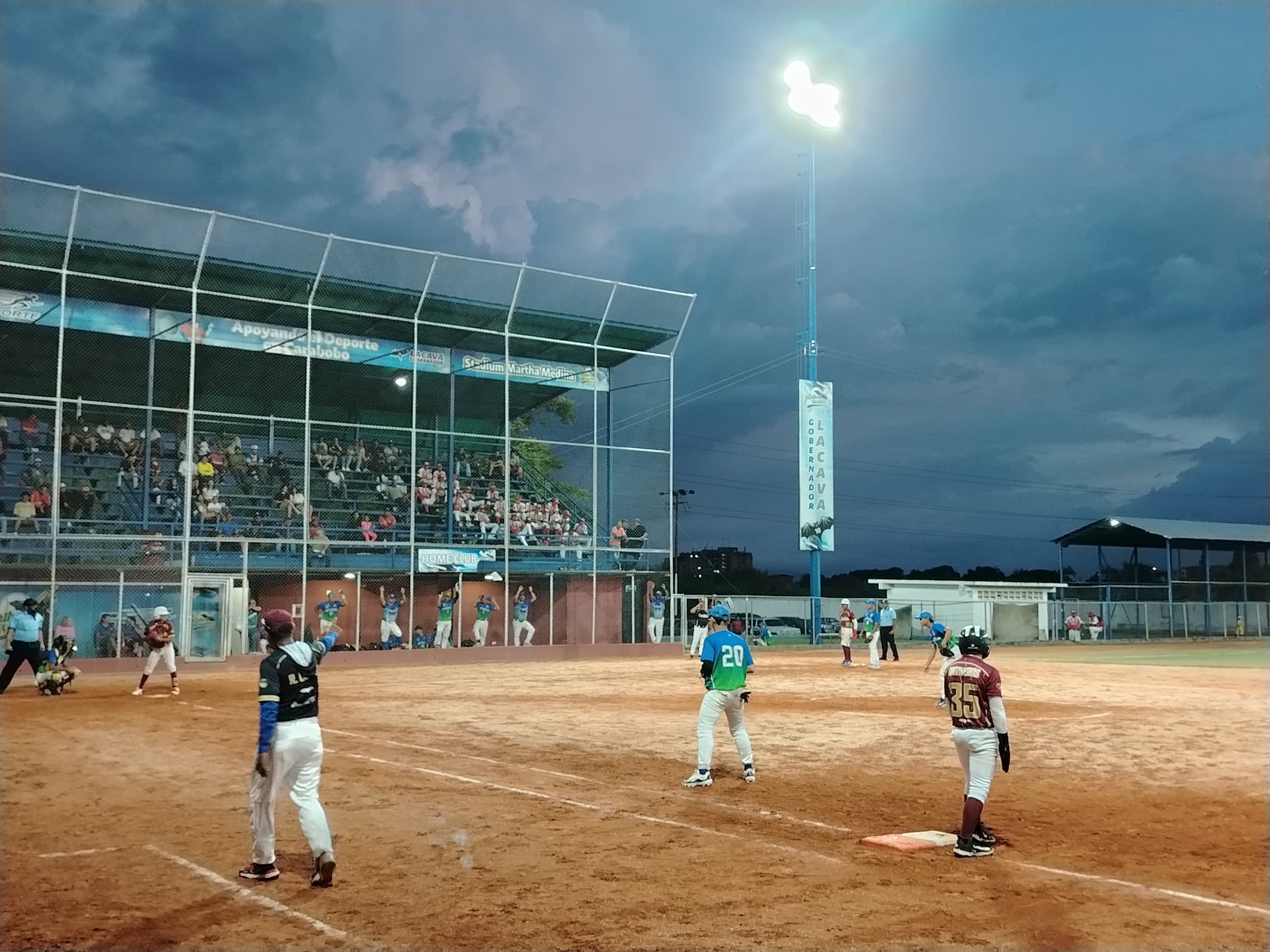 Softbol carabobeño arrancó victorioso - Agencia Carabobeña de Noticias
