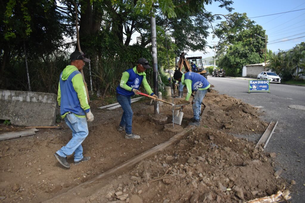 Vialsandi inició construcción de aceras - Agencia Carabobeña de Noticias