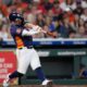 El venezolano José Altuve, quien se encuentra jugando para los Astros, ha ido ganando un puesto importante en el registro histórico de la MLB,-Agencia Carabobeña de Noticias – ACN – Deportes