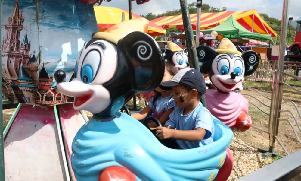 niños en el Center Park de San Diego - Agencia Carabobeña de Noticias