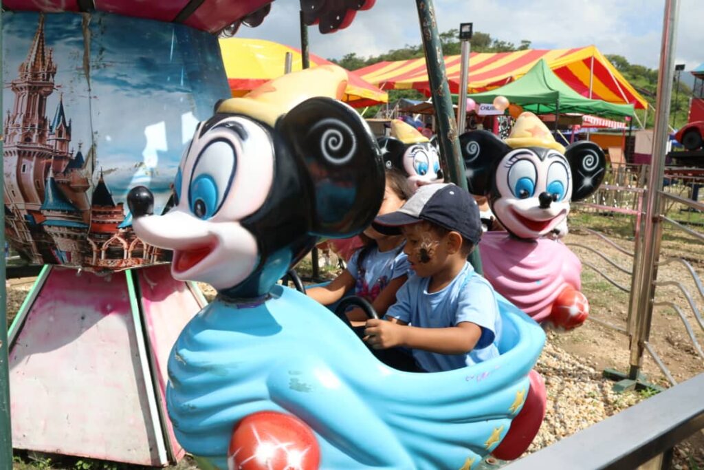 niños en el Center Park de San Diego - Agencia Carabobeña de Noticias