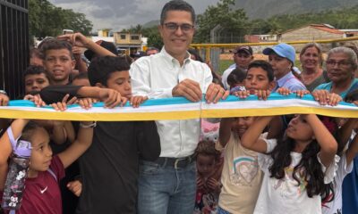 Alcalde León Jurado entrega dos parques infantiles - Agencia Carabobeña de Noticias
