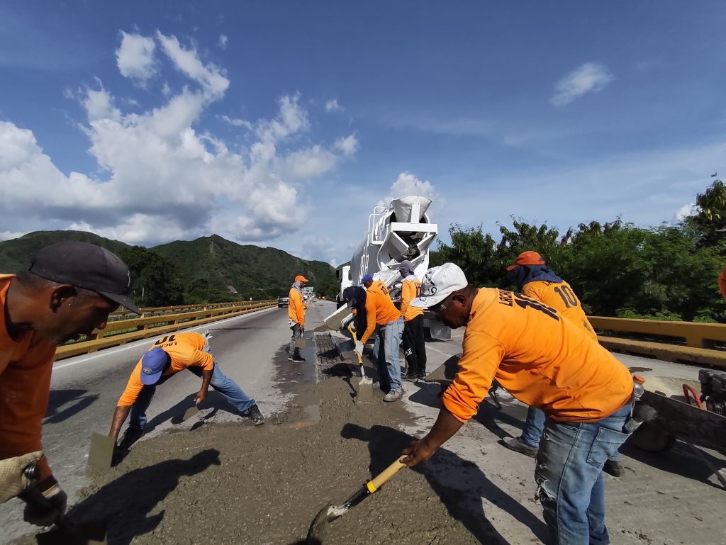 Avanza rehabilitación de tramos del viaducto La Cabrera - Agencia Carabobeña de Noticias