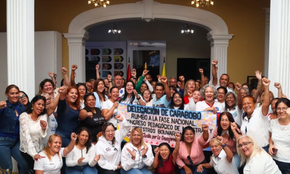 Carabobo abanderó a 75 docentes - Agencia Carabobeña de Noticias