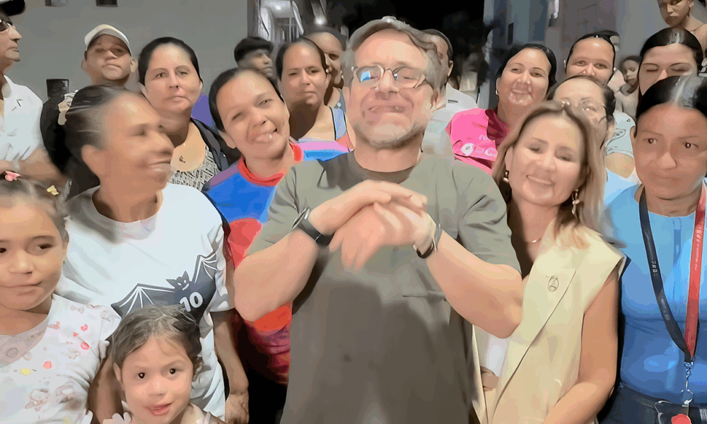 Embellecimiento del conjunto residencial La Adobera - Agencia Carabobeña de Noticias