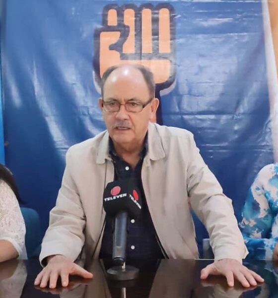 Felipe Mujica unidad