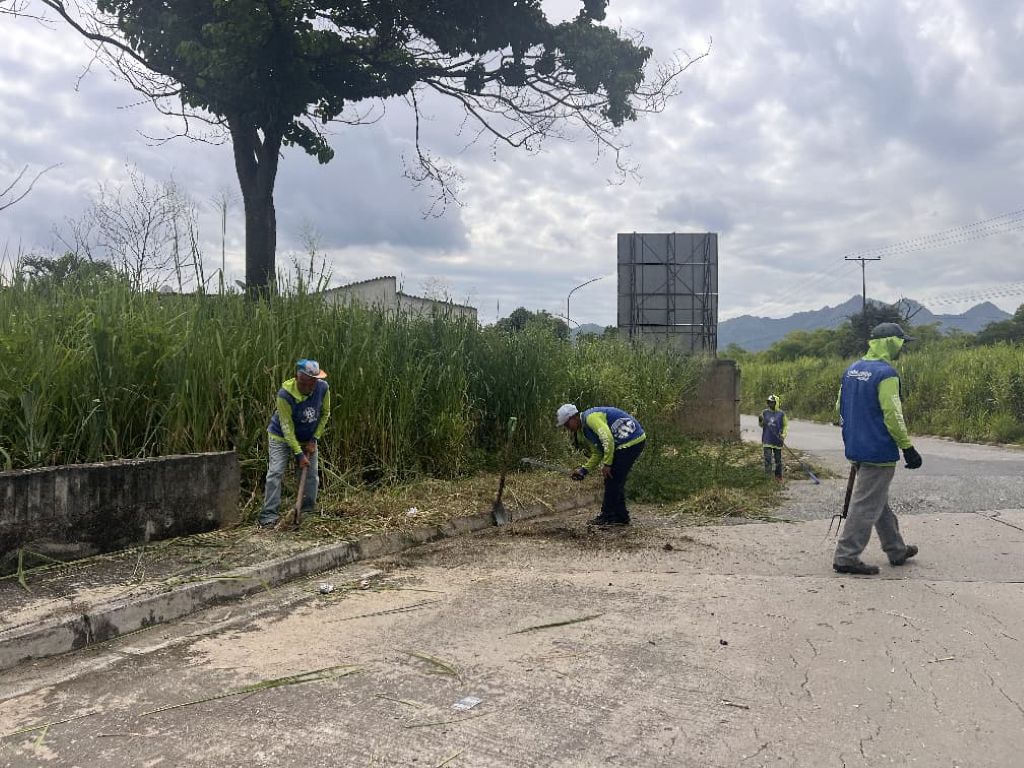 IAM Fumcosandi continúa labores de desmalezado - Agencia Carabobeña de Noticias
